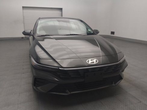 Used 2025 Hyundai Elantra SE FWD image 14