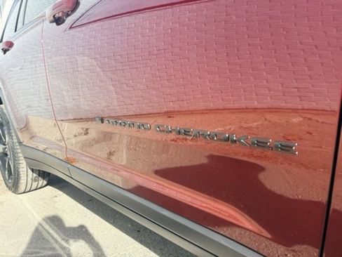 New 2025 Jeep Grand Cherokee Limited image 8