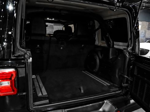 Used 2019 Jeep Wrangler Unlimited Rubicon AWD/4WD image 61