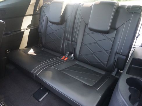 Used 2024 Volkswagen Atlas SE w/ Panoramic Sunroof Package image 19