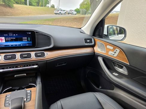 Used 2024 Mercedes-Benz GLE 350 4MATIC image 9