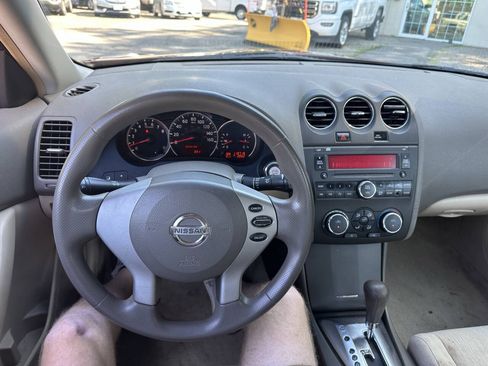 Used 2010 Nissan Altima 2.5 S FWD image 16