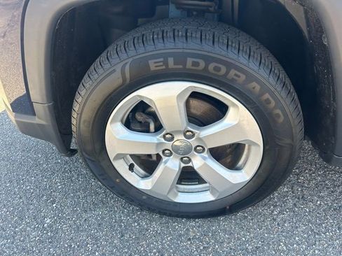 Used 2020 Jeep Compass Latitude AWD/4WD image 9