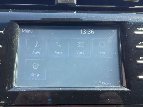 Used 2018 Toyota Camry SE w/ Convenience Package FWD image 24