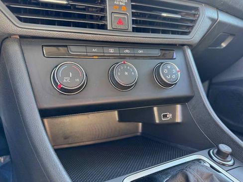 Used 2019 Volkswagen Jetta S image 18
