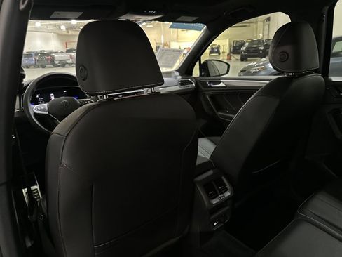 Certified 2023 Volkswagen Tiguan SE R-Line image 19