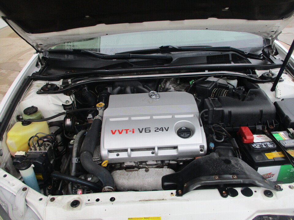 Used 2005 Toyota Camry XLE w/ VSC & Side Airbag Pkg FWD image 4