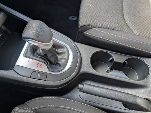 Used 2023 Kia Forte LXS image 32