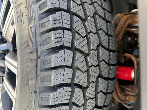 Used 2020 GMC Sierra 2500 AT4 w/ AT4 Premium Package AWD/4WD image 8