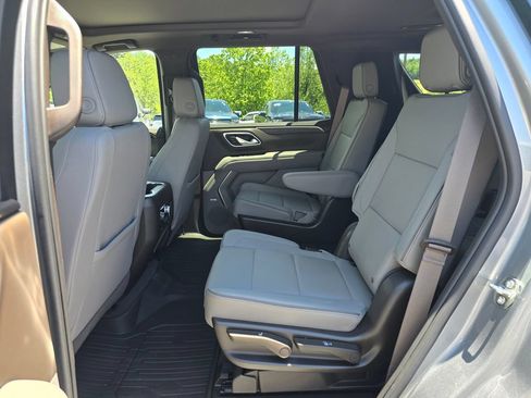 Certified 2023 GMC Yukon SLT w/ SLT Luxury Package RWD image 11