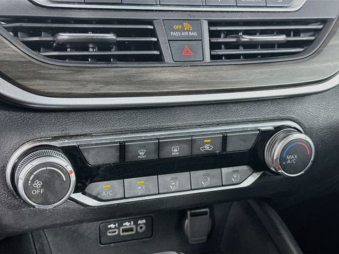 Used 2025 Nissan Altima 2.5 SV FWD image 22