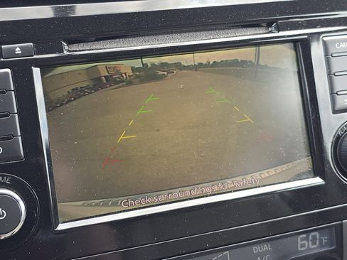 Used 2018 Nissan Rogue SV FWD image 11