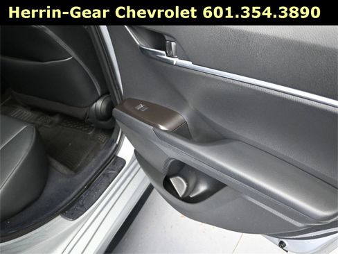 Used 2024 Toyota Camry SE image 21