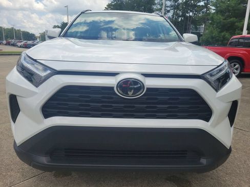 Certified 2025 Toyota RAV4 XLE FWD image 4