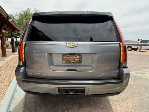 Used 2019 Cadillac Escalade ESV Luxury AWD/4WD image 7