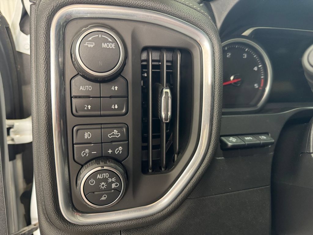 Used 2020 Chevrolet Silverado 2500 High Country w/ Technology Package AWD/4WD image 23