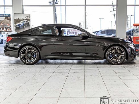 Used 2018 BMW M4 Coupe w/ Executive Package RWD image 9