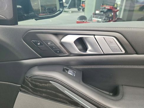 Used 2019 BMW X7 xDrive40i w/ Premium Package AWD/4WD image 27