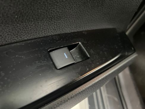 Used 2025 Toyota Camry SE image 15