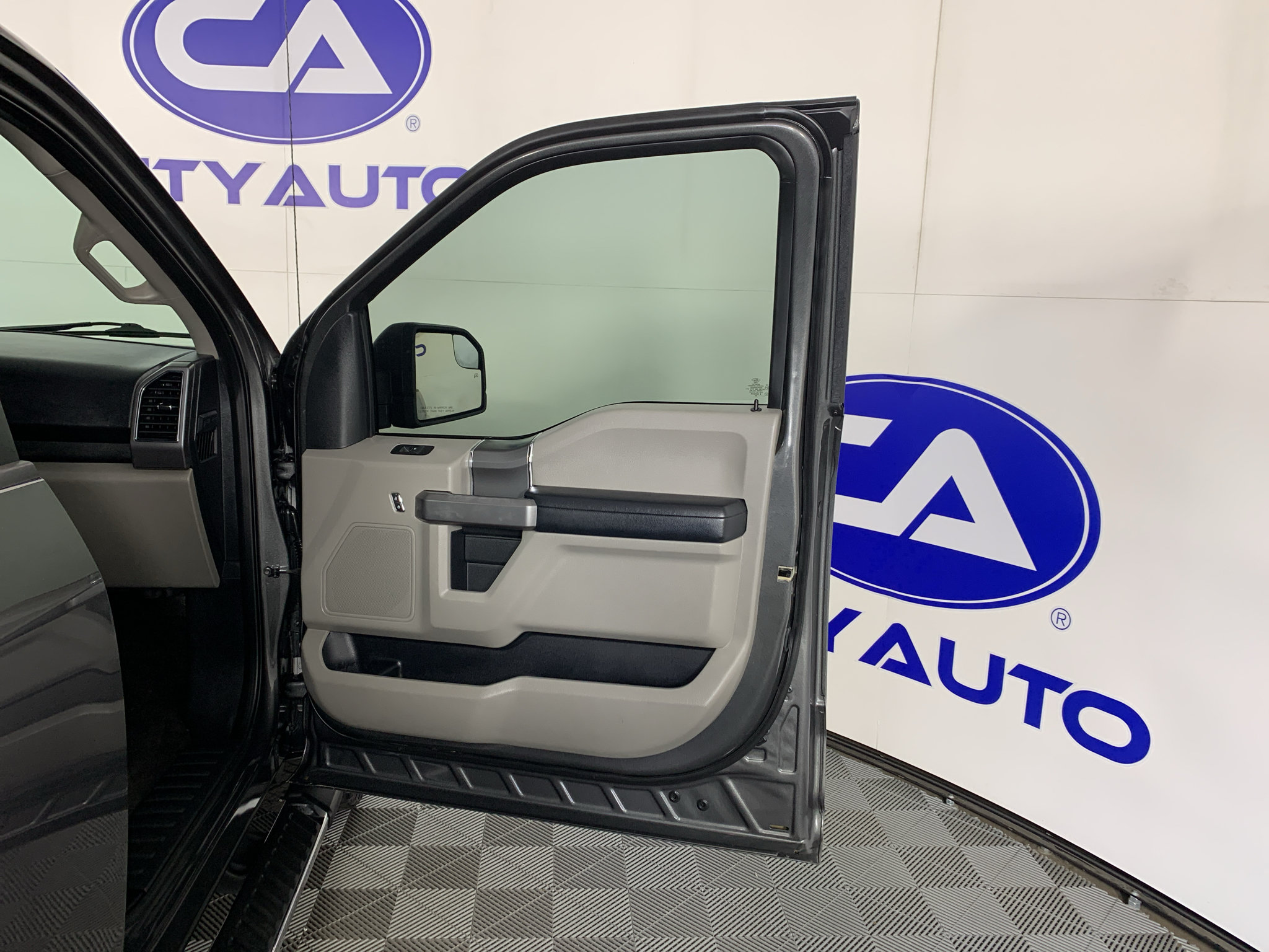 Used 2020 Ford F150 XLT w/ Equipment Group 302A Luxury AWD/4WD image 34