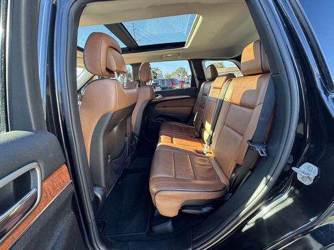 Used 2013 Jeep Grand Cherokee Overland image 45