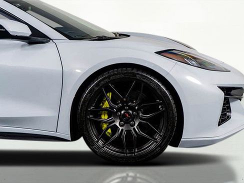 Used 2023 Chevrolet Corvette Z06 image 18