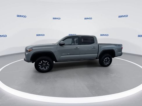 Used 2022 Toyota Tacoma TRD Off-Road image 5