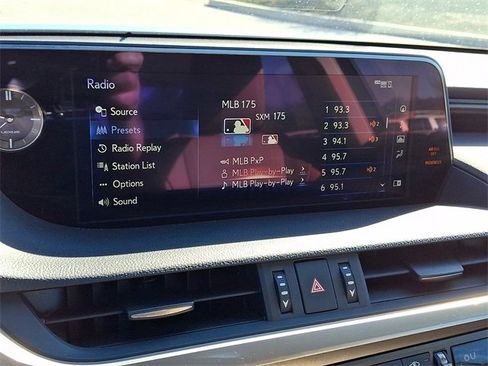 Used 2019 Lexus ES 350 Luxury w/ Accessory Package image 18