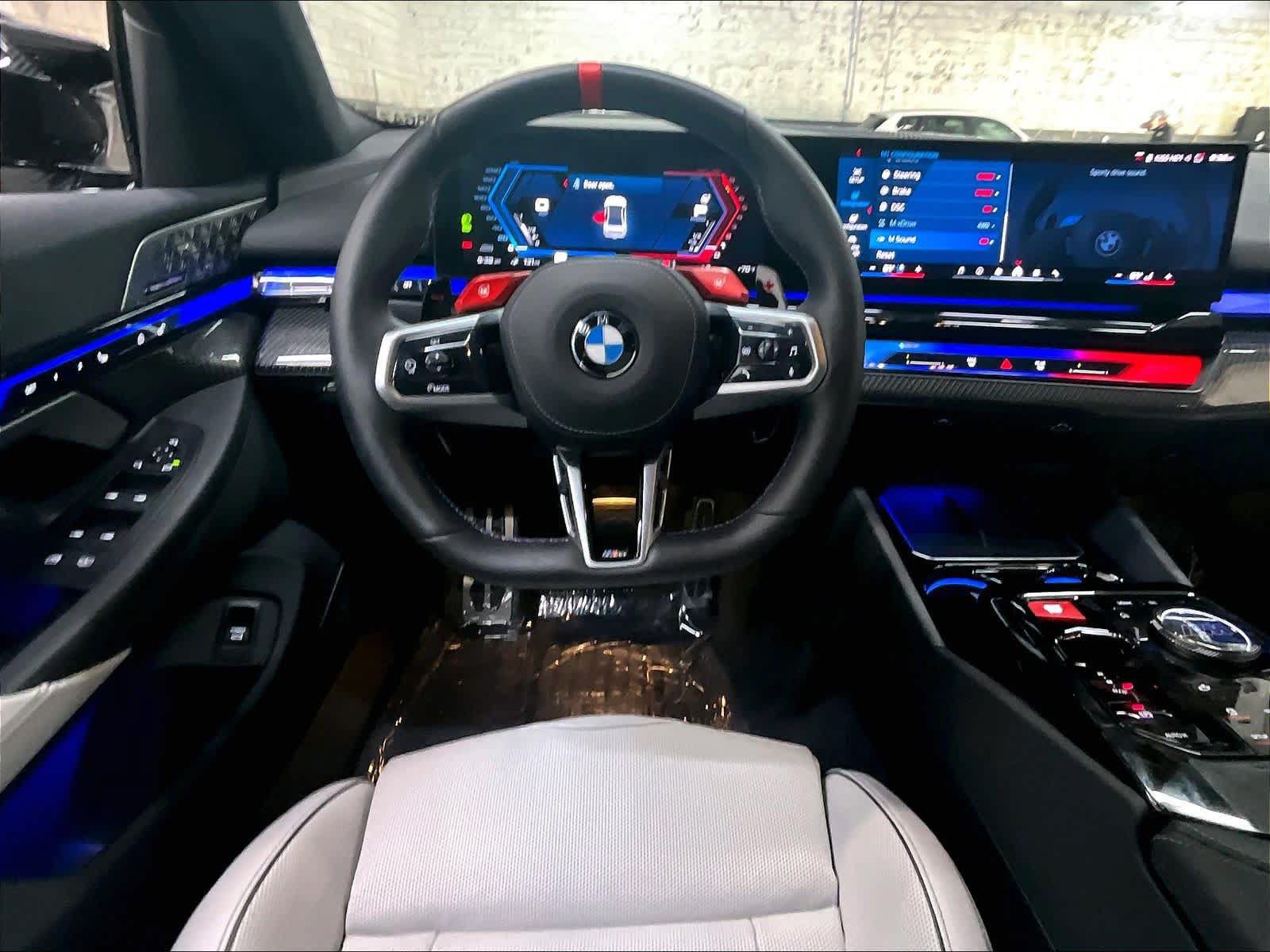 Used 2025 BMW M5 w/ Carbon Package AWD/4WD image 9