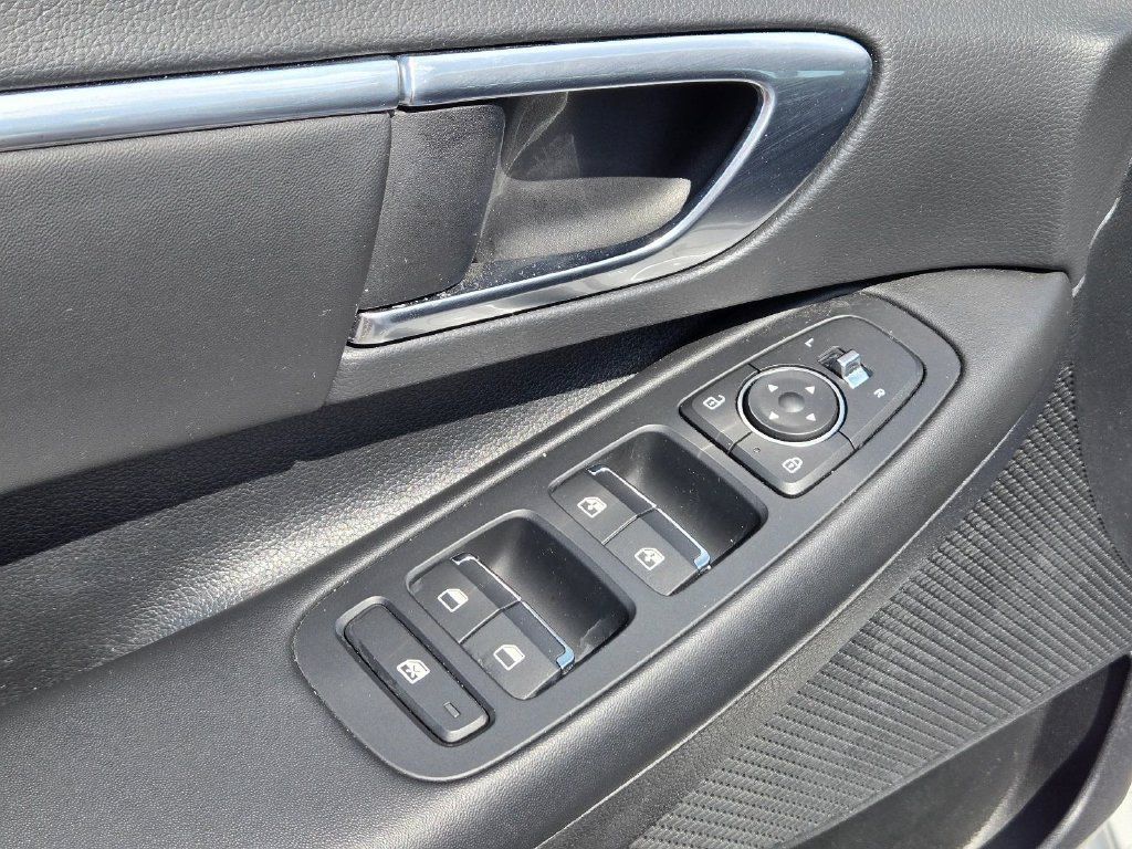 Certified 2023 Hyundai Sonata SEL w/ Preferred Accessory Package FWD image 14