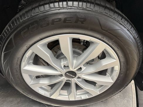 Used 2013 Toyota RAV4 Limited AWD/4WD image 28