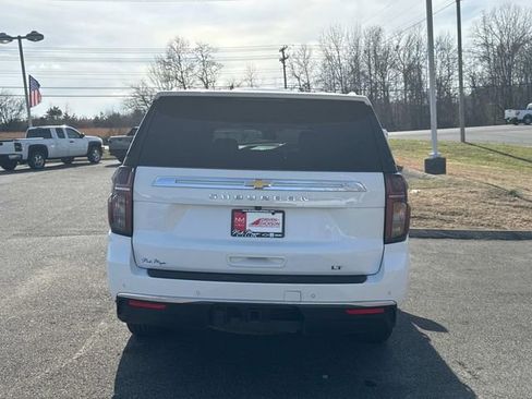 Used 2024 Chevrolet Suburban LT image 5