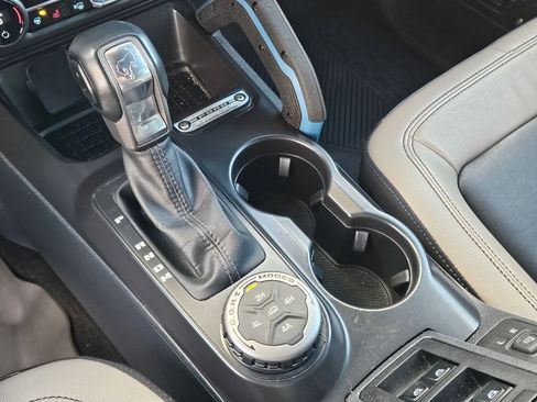 Used 2024 Ford Bronco Wildtrak image 30