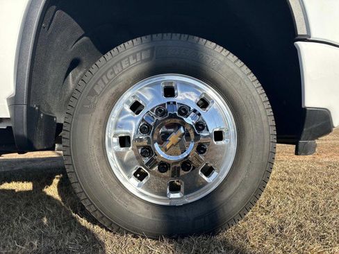 Used 2025 Chevrolet Silverado 3500 High Country w/ Technology Package image 12