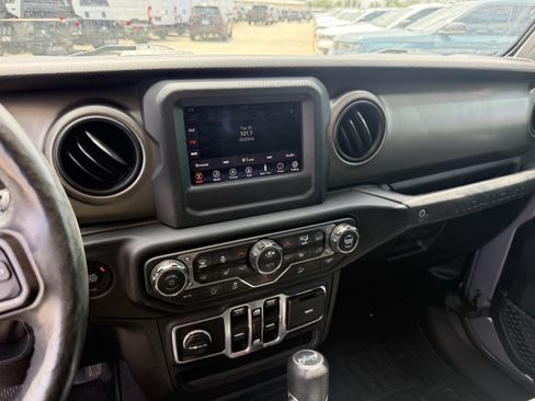 Used 2019 Jeep Wrangler Unlimited Sport S AWD/4WD image 19