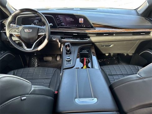 Certified 2022 Cadillac Escalade Sport Platinum w/ Heavy-Duty Trailer Package image 17