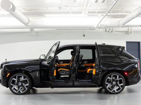 New 2027 Rolls-Royce Cullinan Black Badge AWD/4WD image 28