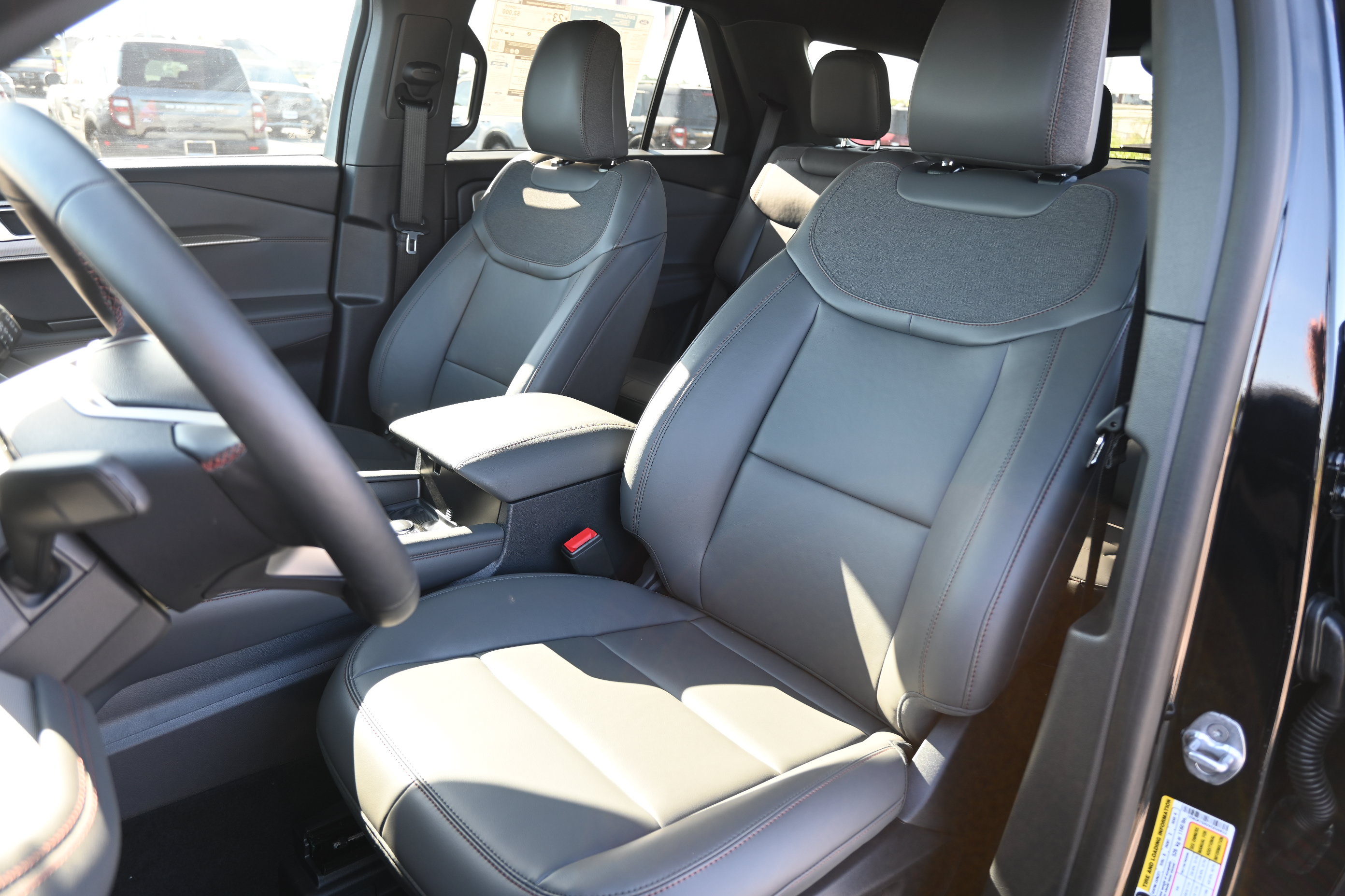 New 2027 Ford Explorer Active w/ Active Comfort Package RWD image 29