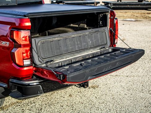 Used 2023 Chevrolet Colorado Z71 w/ Z71 Convenience Package 2 image 15