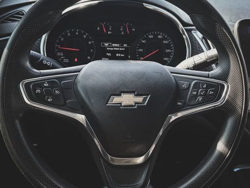 Used 2020 Chevrolet Malibu LT FWD image 9