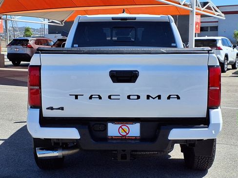 Used 2024 Toyota Tacoma TRD Off-Road w/ TRD Off Road Upgrade Package AWD/4WD image 5
