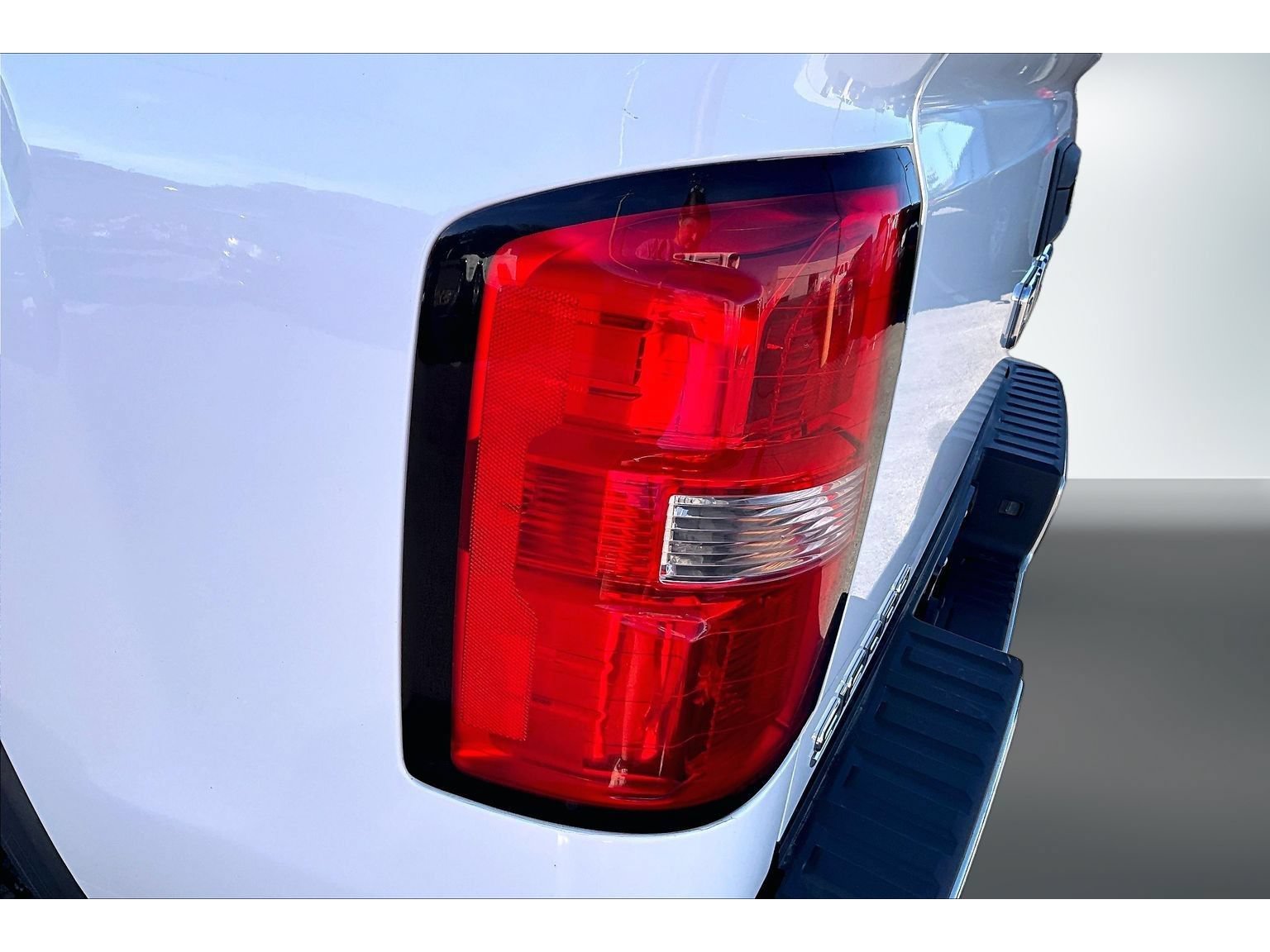 Used 2015 GMC Sierra 1500 SLE AWD/4WD image 24