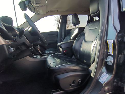 Used 2015 Jeep Cherokee Limited image 27