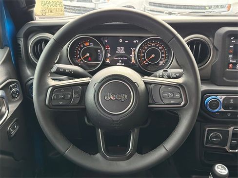 Used 2023 Jeep Wrangler Unlimited Sport image 24