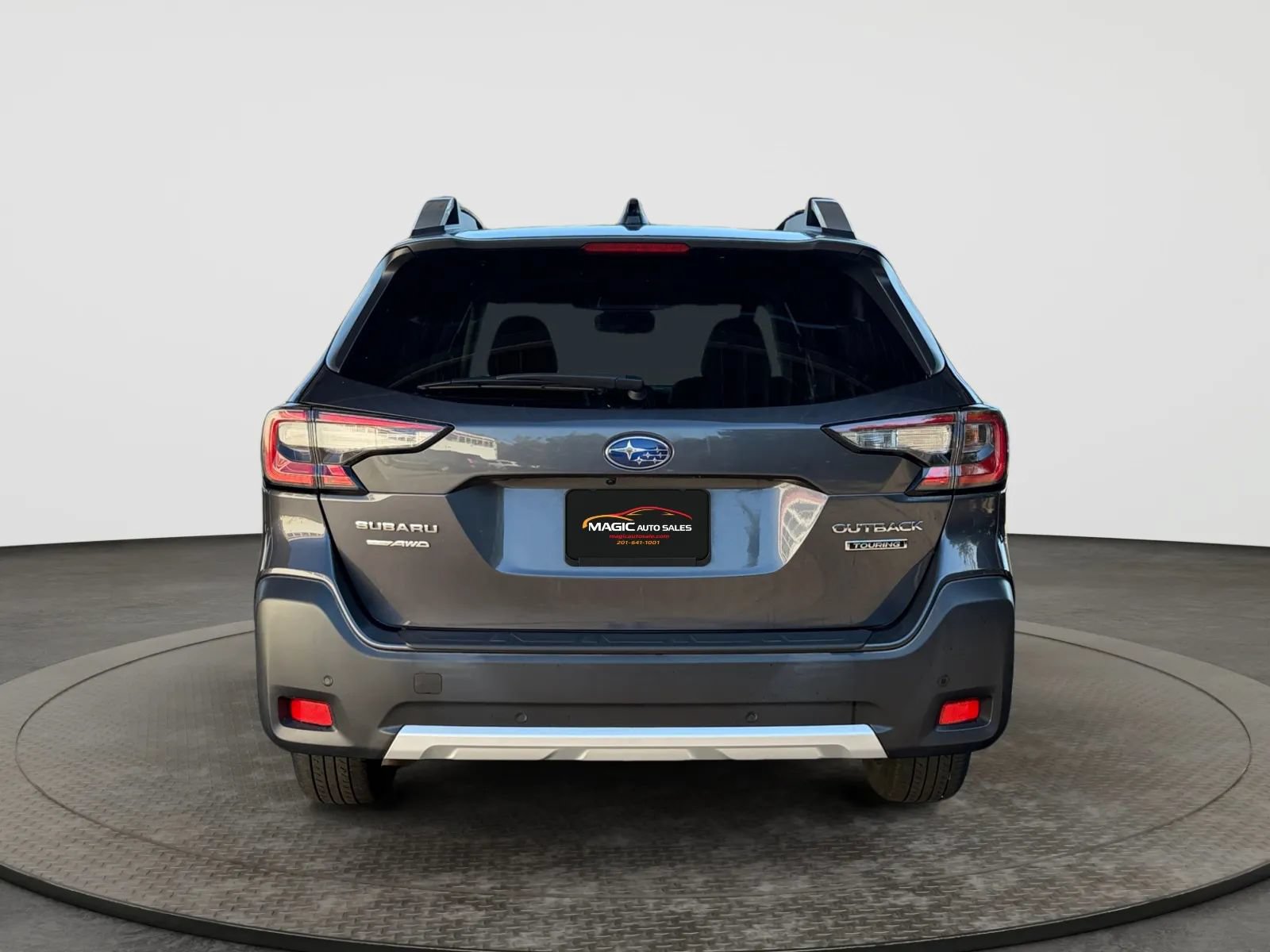 Used 2023 Subaru Outback Touring AWD/4WD image 9