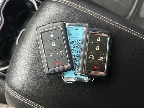 Used 2023 Jeep Grand Cherokee Altitude image 33