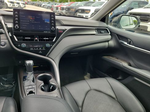 Used 2023 Toyota Camry XSE FWD image 15