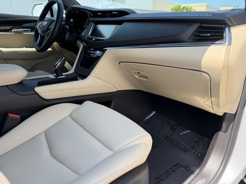 Used 2019 Cadillac XT5 Premium Luxury FWD image 12