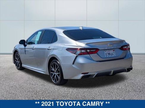 Used 2021 Toyota Camry SE w/ Carpet Mat Package (TMS) image 3
