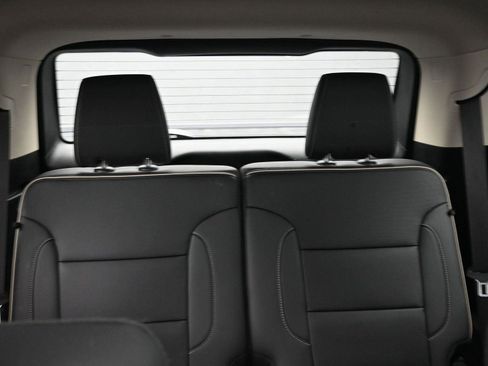 Used 2023 GMC Acadia Denali w/ Denali Technology Package image 17